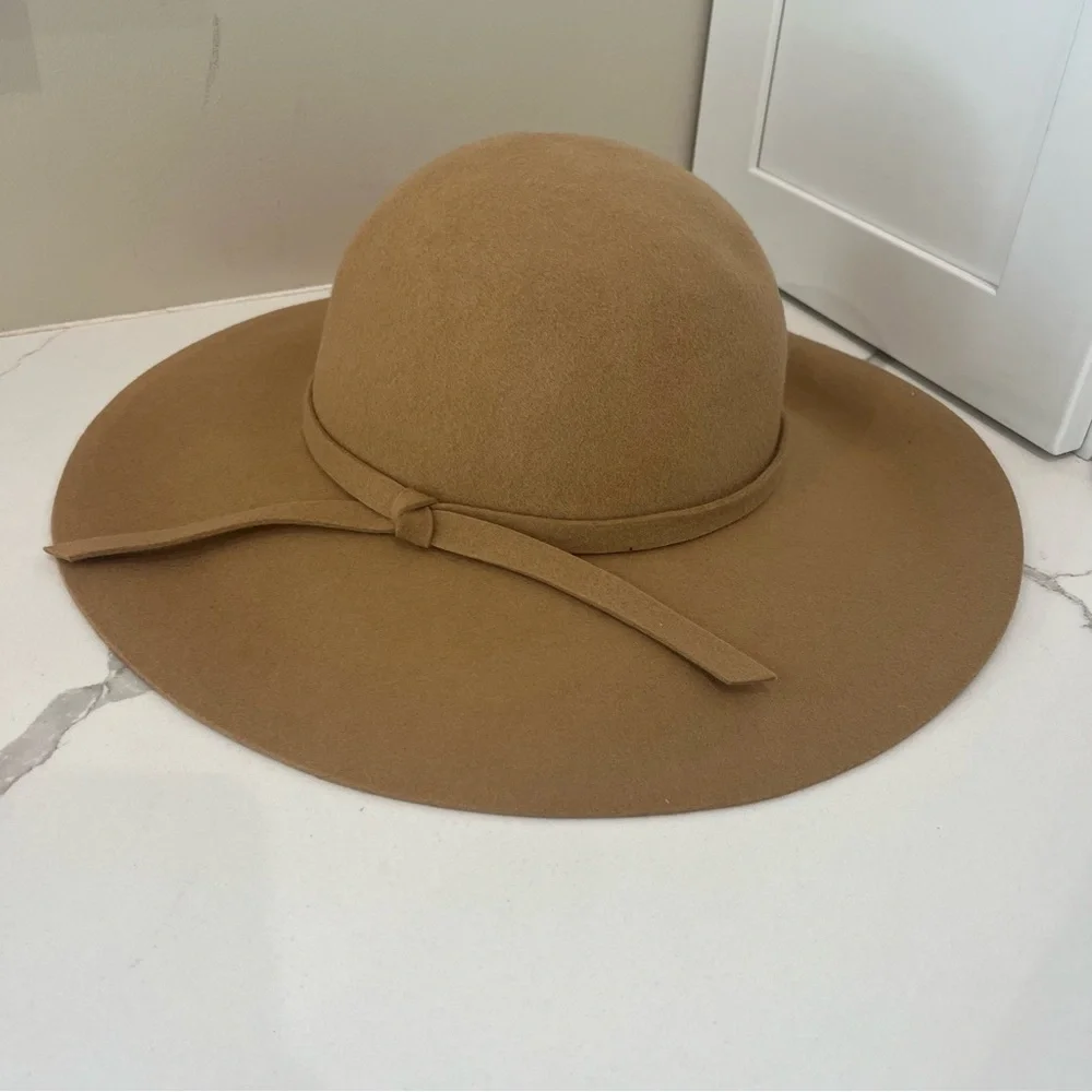 Floppy Hat, 100% Wool Elegant Tan Women's Floppy Hat
